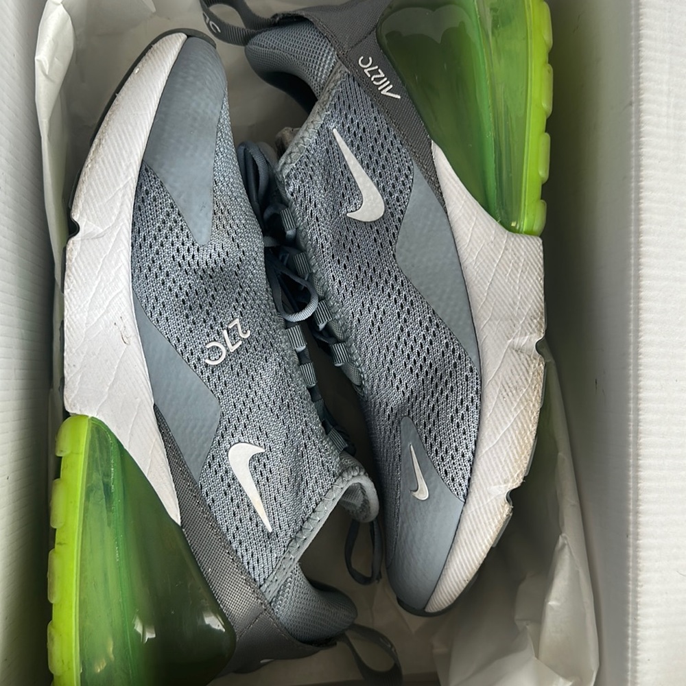W AIR MAX 270